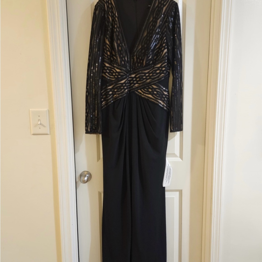Tadashi Shoji Women's Long-Sleeve Sequin-Embroidered Gown NWT. Size 14 - Picture 6 of 6
